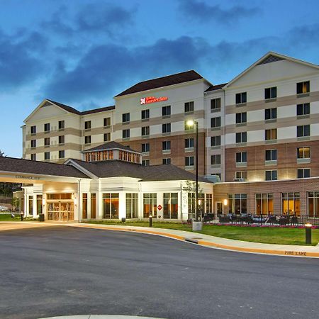 Hilton Garden Inn Woodbridge Ngoại thất bức ảnh