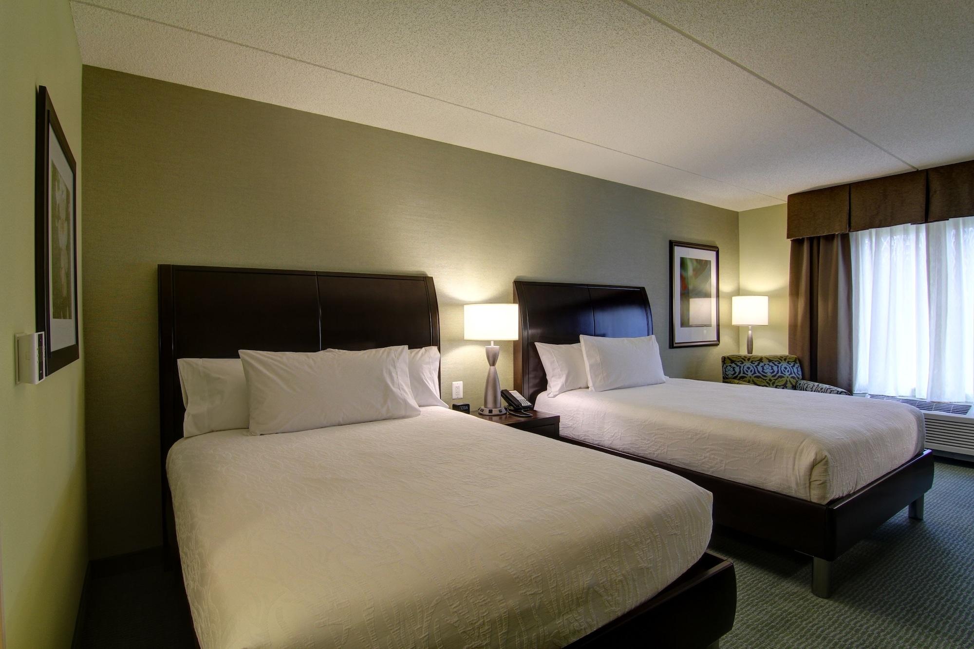 Hilton Garden Inn Woodbridge Ngoại thất bức ảnh