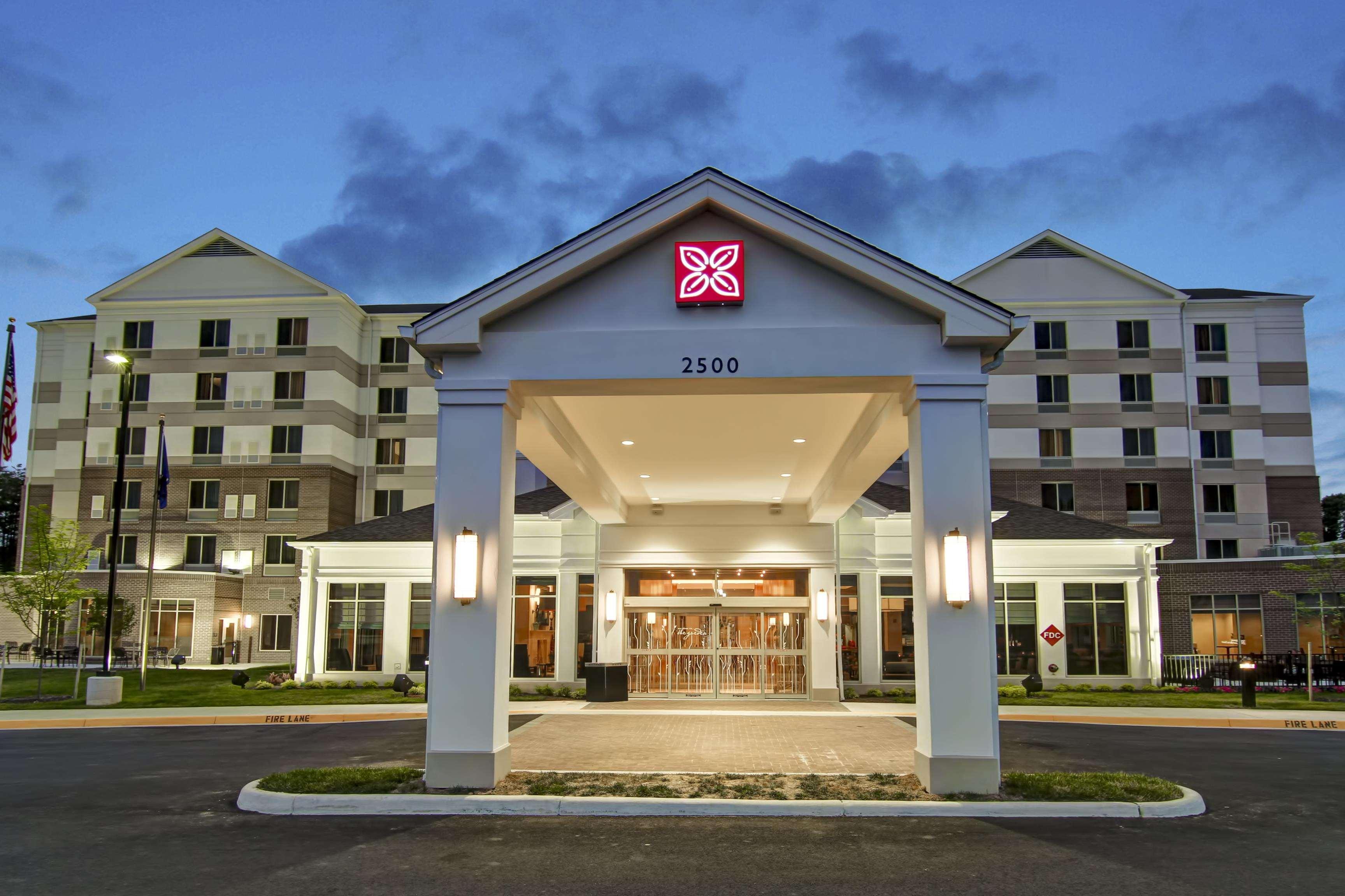 Hilton Garden Inn Woodbridge Ngoại thất bức ảnh
