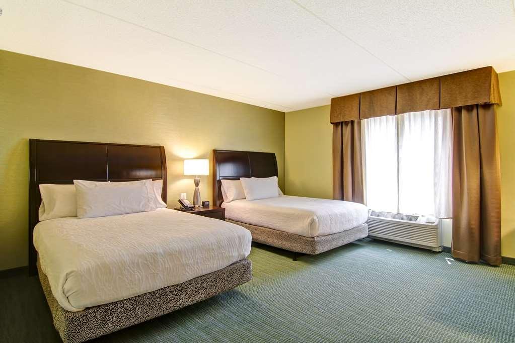 Hilton Garden Inn Woodbridge Phòng bức ảnh